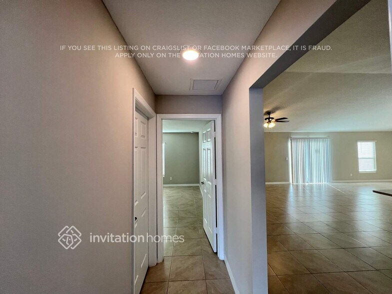 Building Photo - 2261 SE Heathwood Cir