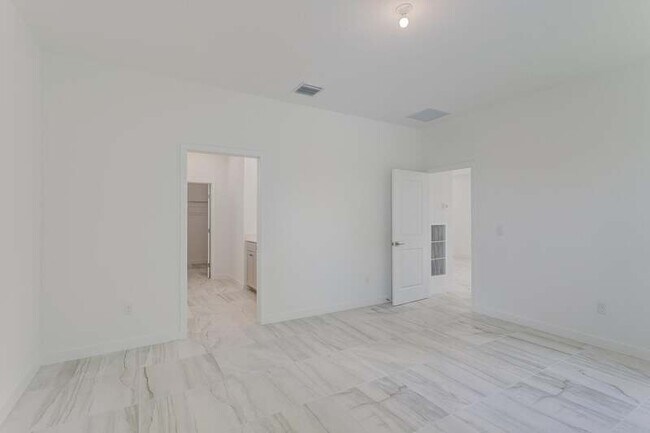 Building Photo - 7188 Trotwood Ln