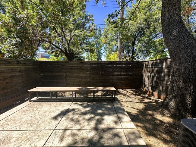 Building Photo - 2625 Nicasio Ln