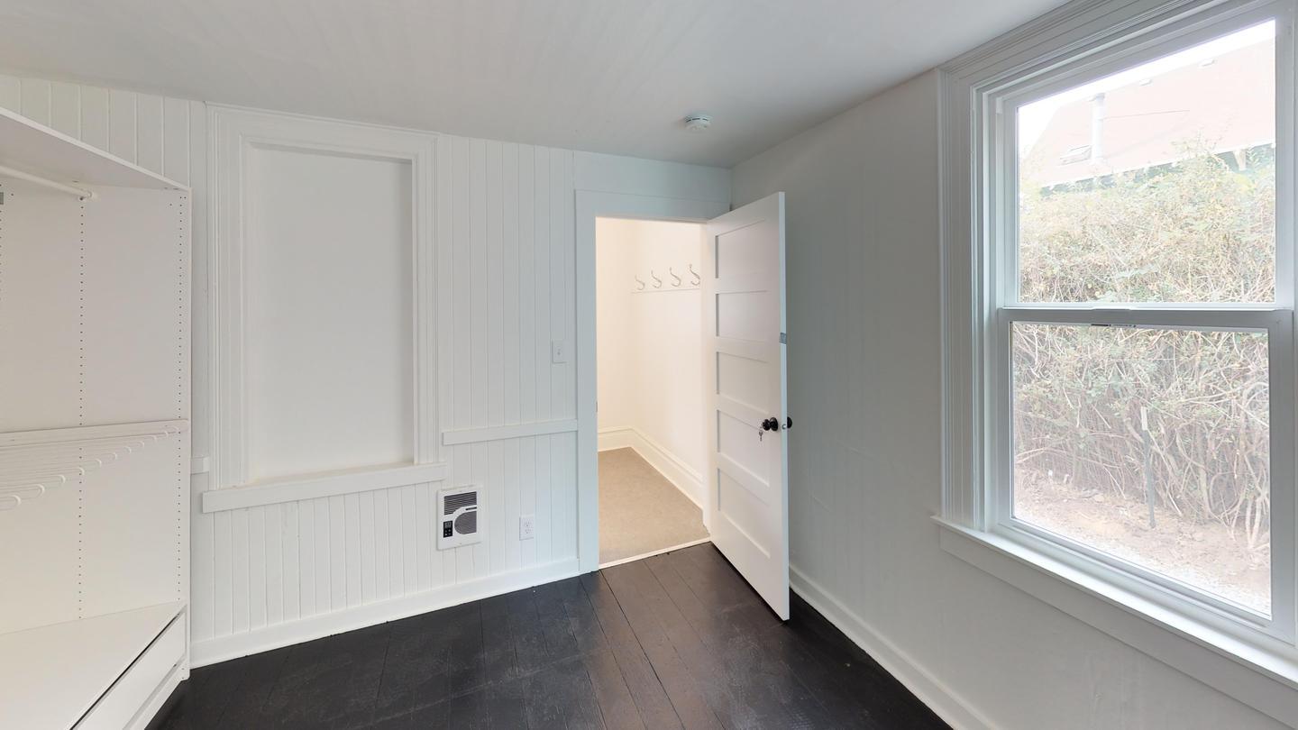 Building Photo - 1730 SE 35th Pl