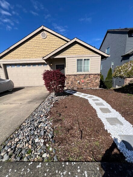 Building Photo - 1235 SW 10th Way