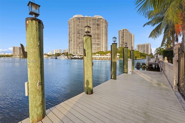 Building Photo - 3283 NE 171 St