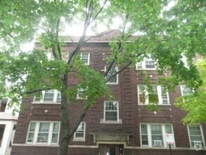 Building Photo - Light and Bright West Wrigleyville/Roscoe ...