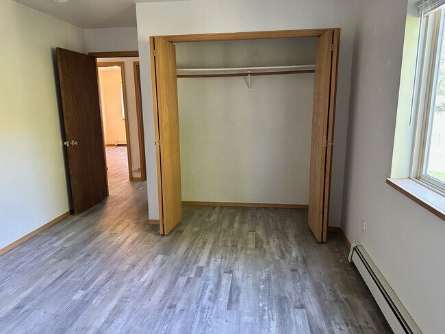 Building Photo - 209 N Pondera Ave