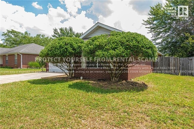 Building Photo - 1210 S Jasmine Ln