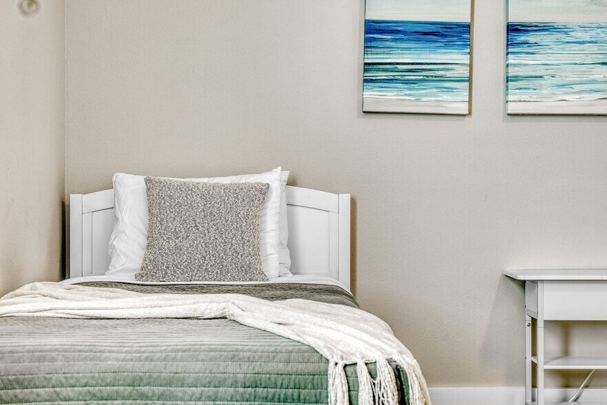 Building Photo - 1669 Colleen St