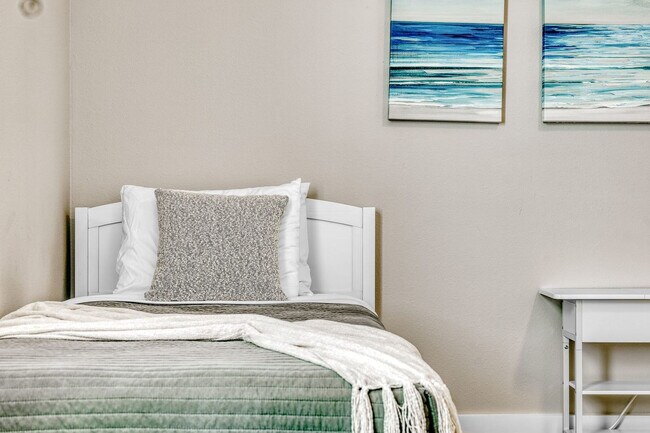 Building Photo - 1669 Colleen St