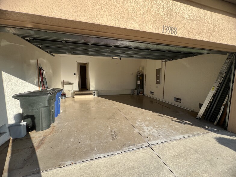 Building Photo - 13988 Village Creek Dr