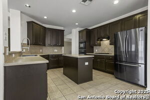 Building Photo - 3415 Highline Tr