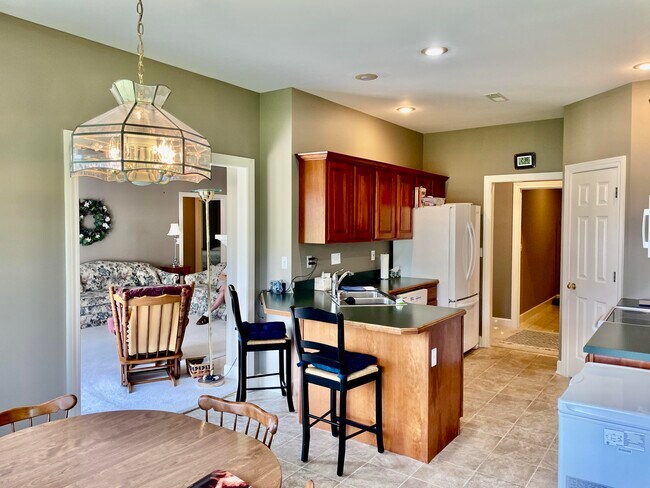 Building Photo - 4900 Royal Lytham Dr