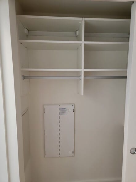 Californi Closet Built-in - 450 S Main St