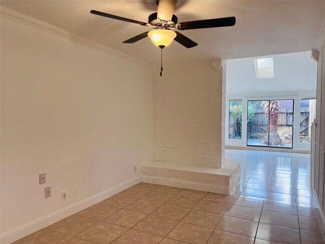 Building Photo - 11123 Bandlon Dr