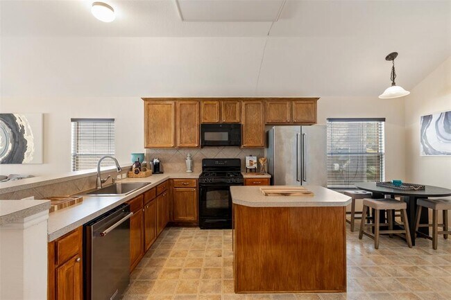 Building Photo - 221 Stone Crest Blvd