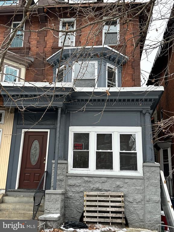 Building Photo - 5113 Chester Ave