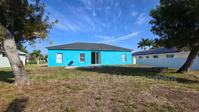 Building Photo - 2122 SW 29th Terrace