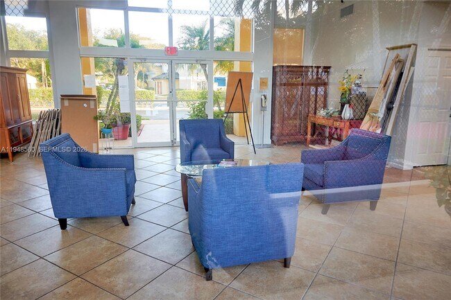 Building Photo - 7610 Westwood Dr