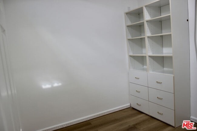 Building Photo - 1265 Bienveneda Ave