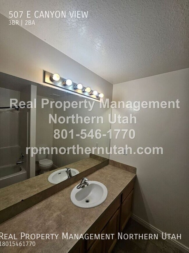 Building Photo - 507 Canyon View Dr