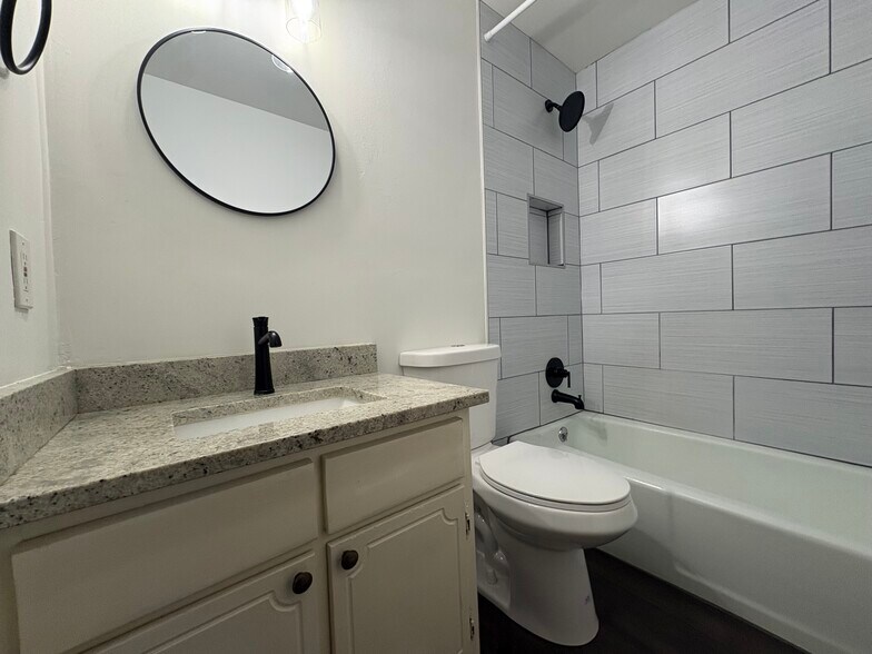 Building Photo - 30 Emery Way