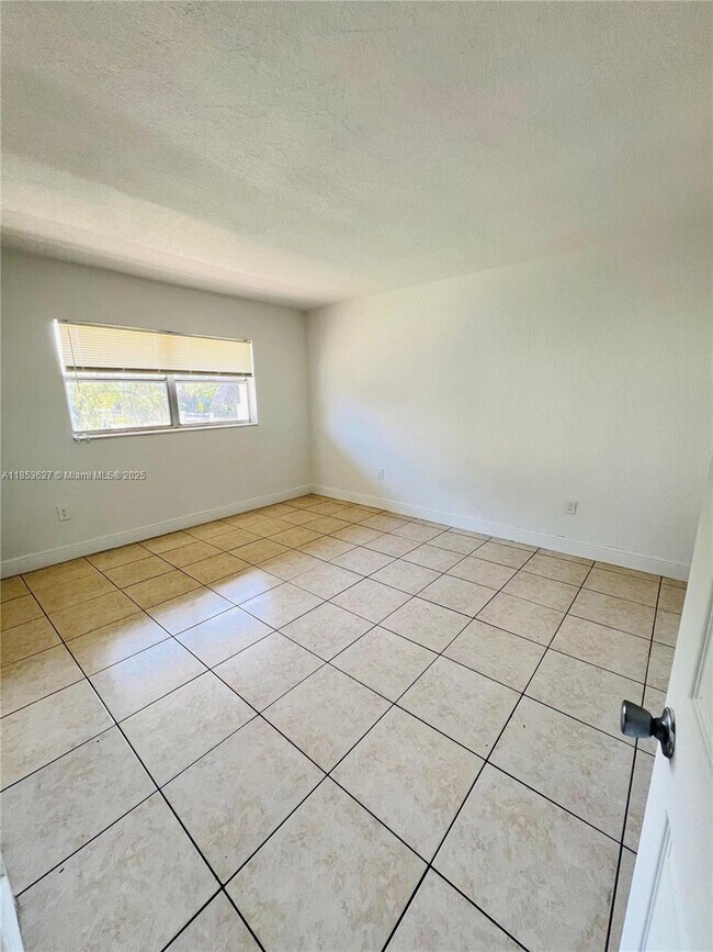 Building Photo - 8601 SW 94th St