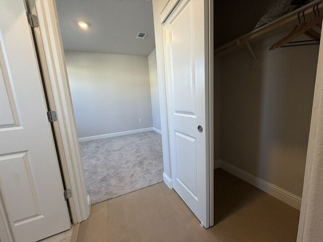 Building Photo - Beautiful 5 bedroom, 4 bathroom 2 story home in Rancho Cordova!!!