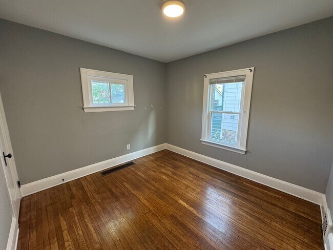 Building Photo - 2115 Lewis Dr