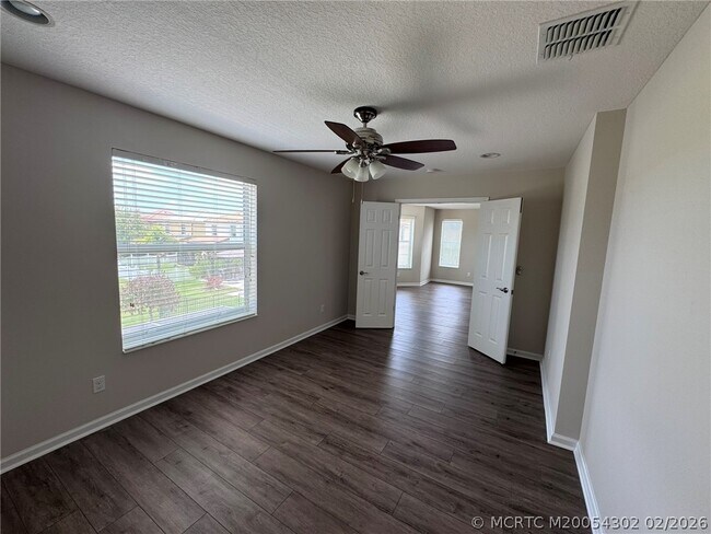 Building Photo - 11239 SW Barton Way