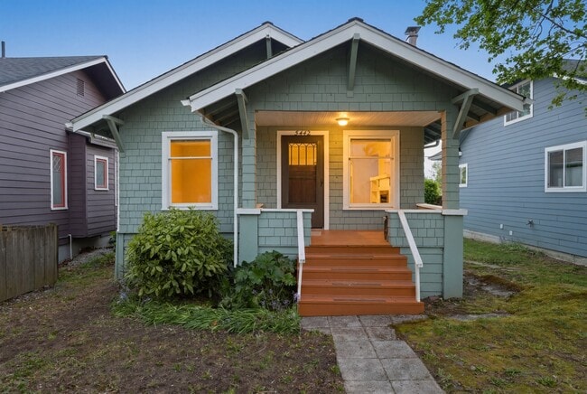 Building Photo - 5442 35th Ave SW