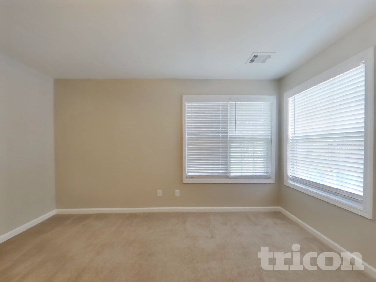 Building Photo - 320 Providence Rd