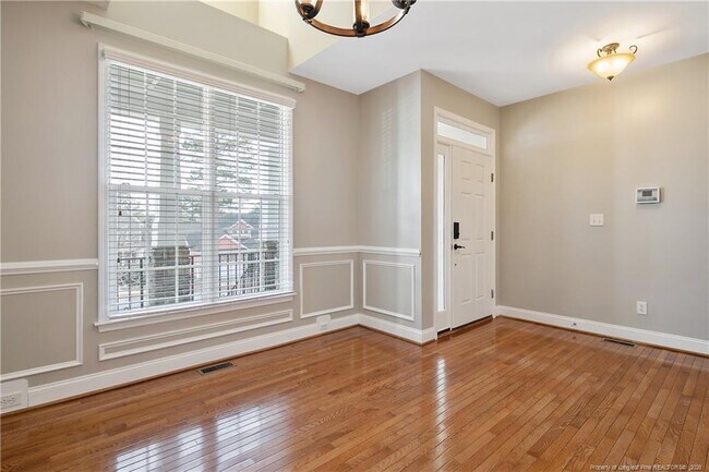 Building Photo - 147 Lamplighter Way