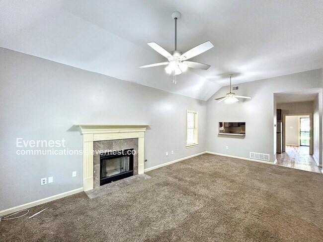 Building Photo - 692 Walnut Valley Ln