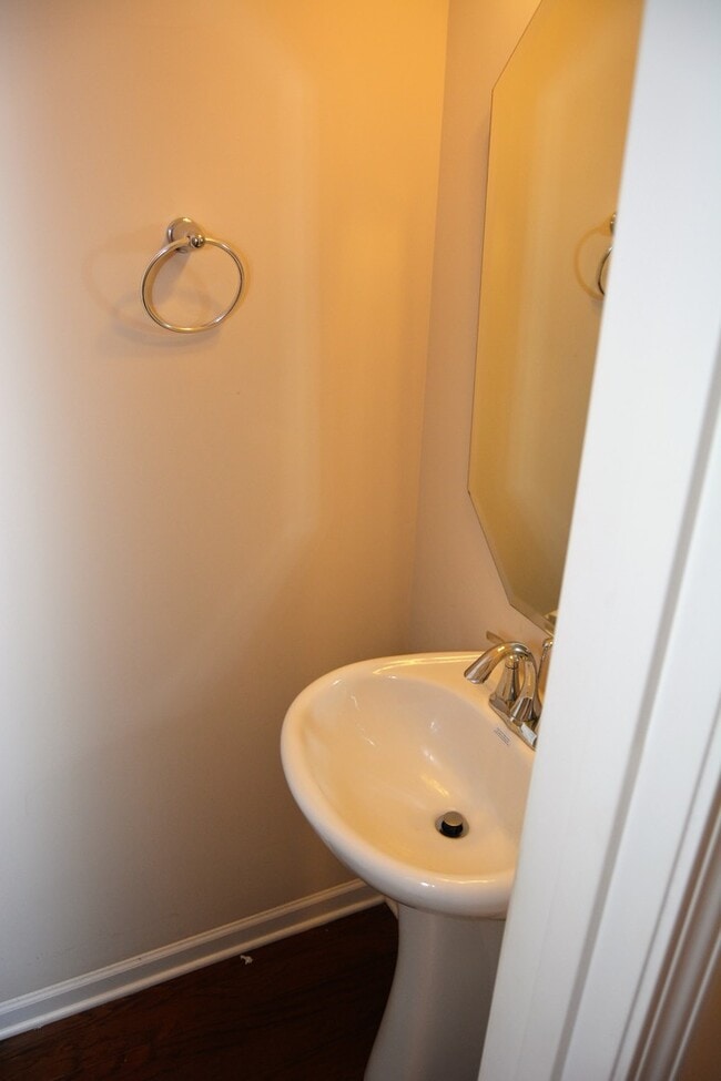 Building Photo - 5212 Prosperity Church Rd