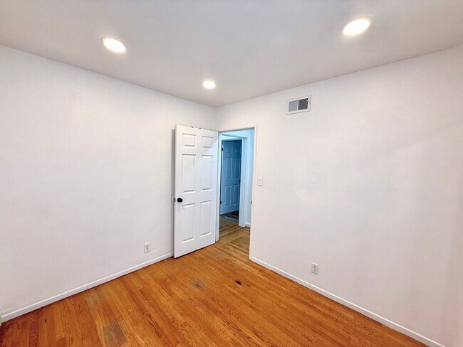 Building Photo - 1478 172nd Ave