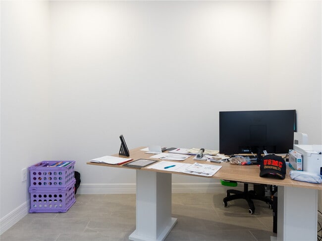 Building Photo - Move in now with zero deposit! This stunni...