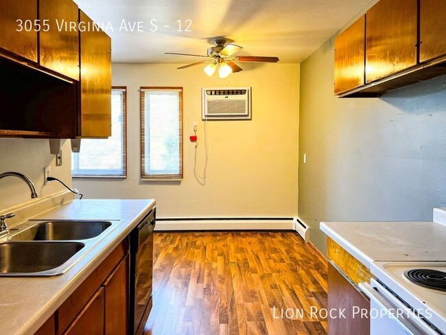 Building Photo - Cozy 1 bedroom in a Great St. Louis Park L...