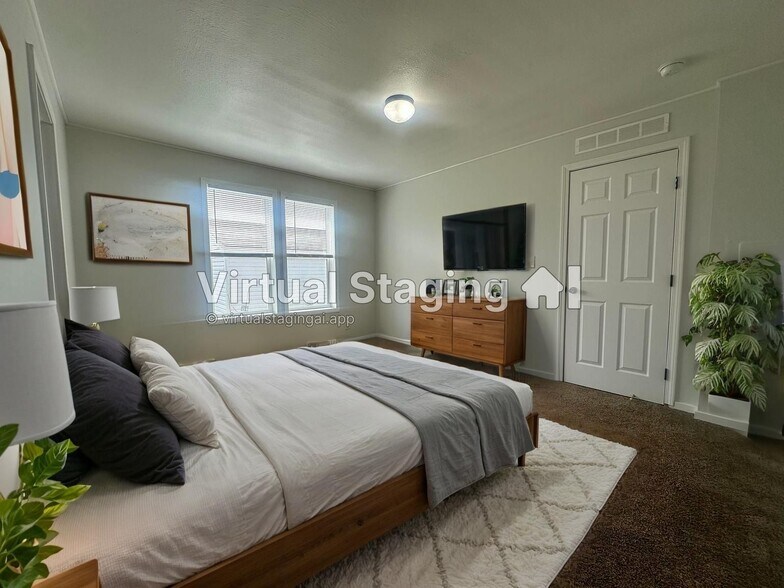 Building Photo - 1961 Four Seasons Dr