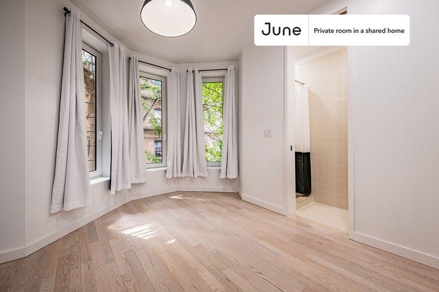 Building Photo - Room in Shared 4 bed/4 bath home in Ditmas Park