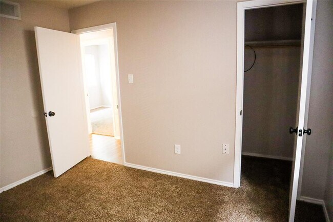 Building Photo - 22915 Summer Pine Ln