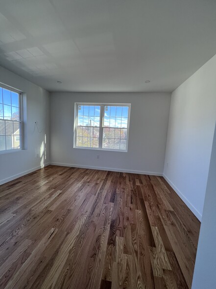 Building Photo - 125 Broughton Ave