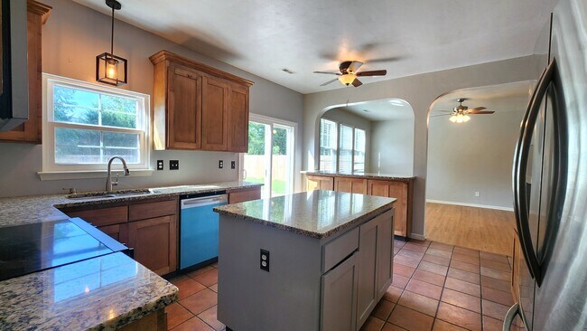 Building Photo - 1828 Somersby Ln