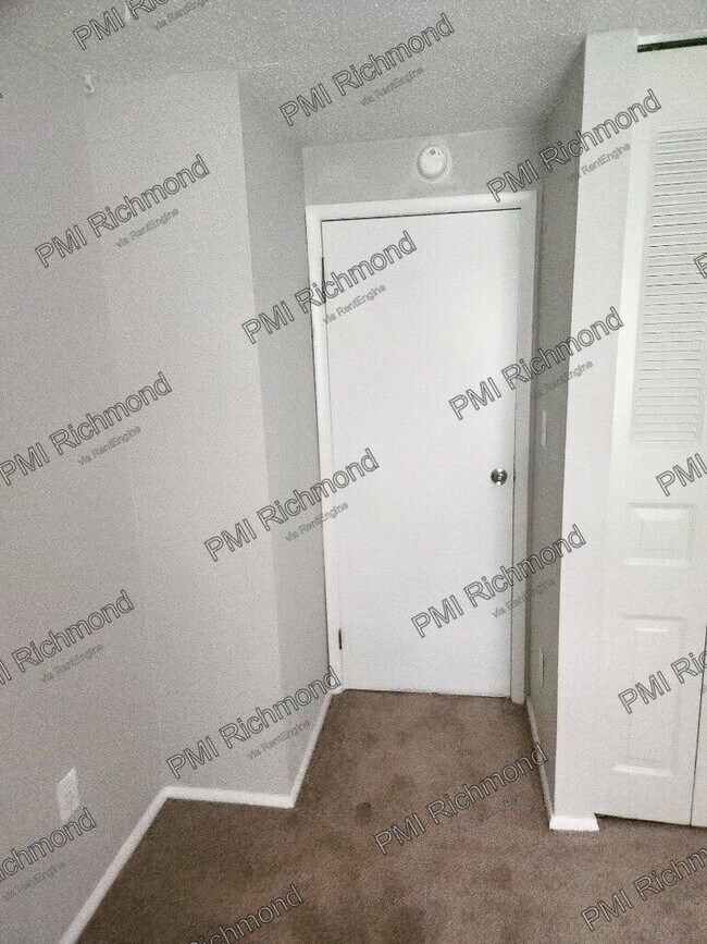 Building Photo - 9724 Springfield Woods Cir