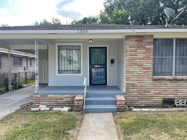 Building Photo - 1336 N 29th St