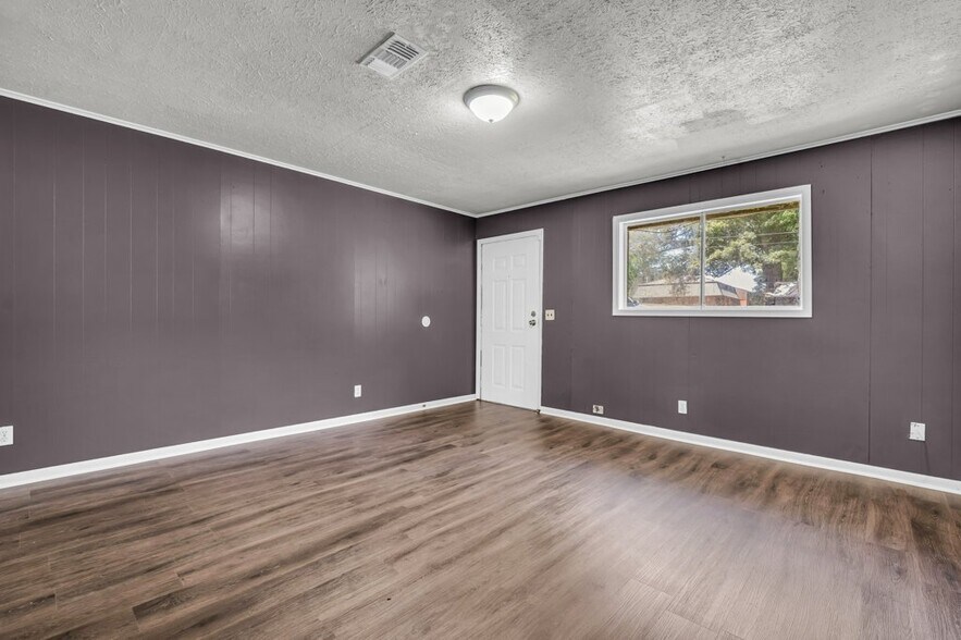 Building Photo - 325 Santa Anita Dr