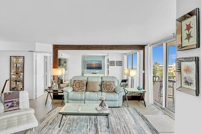 Building Photo - 525 N Ocean Blvd