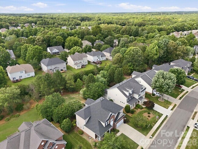 Building Photo - 8120 Madrigal Ct