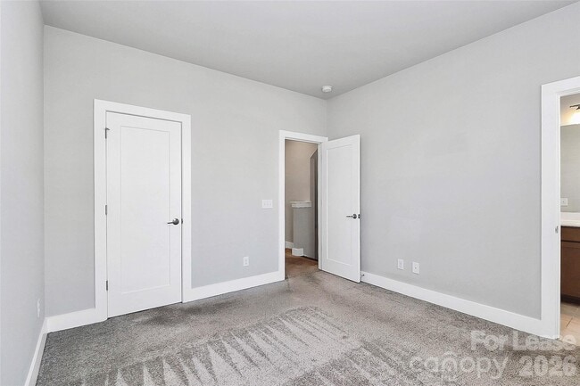 Building Photo - 3726 Sky Haven Dr