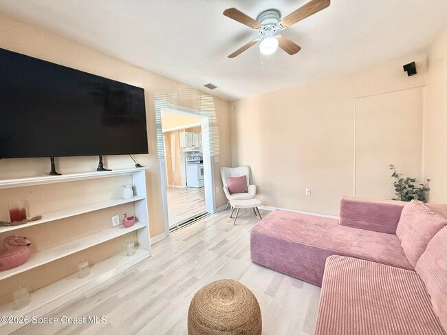 Building Photo - 134 E Alachua Ln