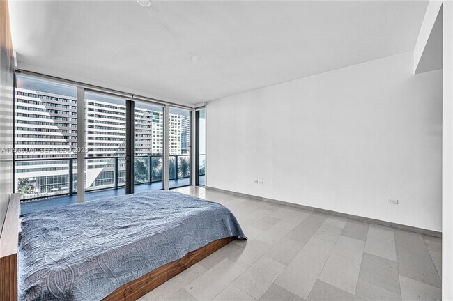 Building Photo - 88 SW 7th St