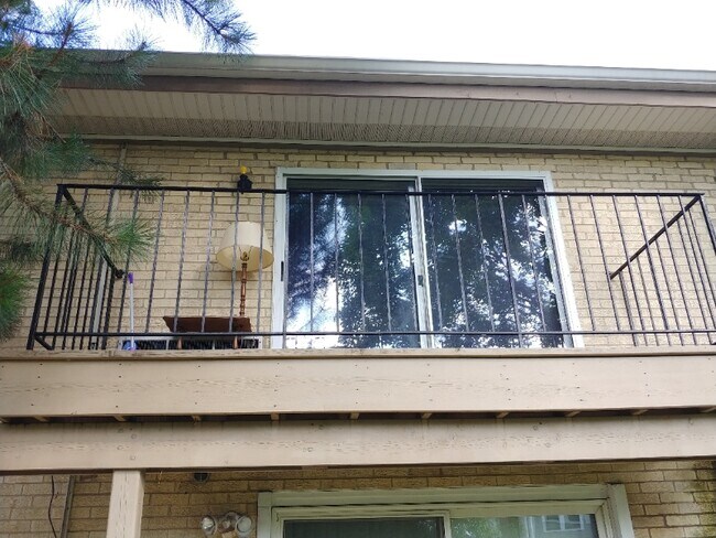 Building Photo - 19 E Palatine Rd