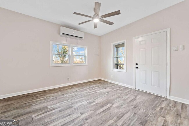 Building Photo - 125 Roosevelt St